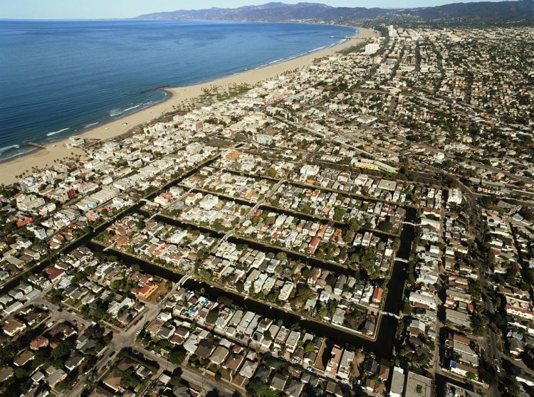 California Households to Receive Electric Bill Refunds Next Month